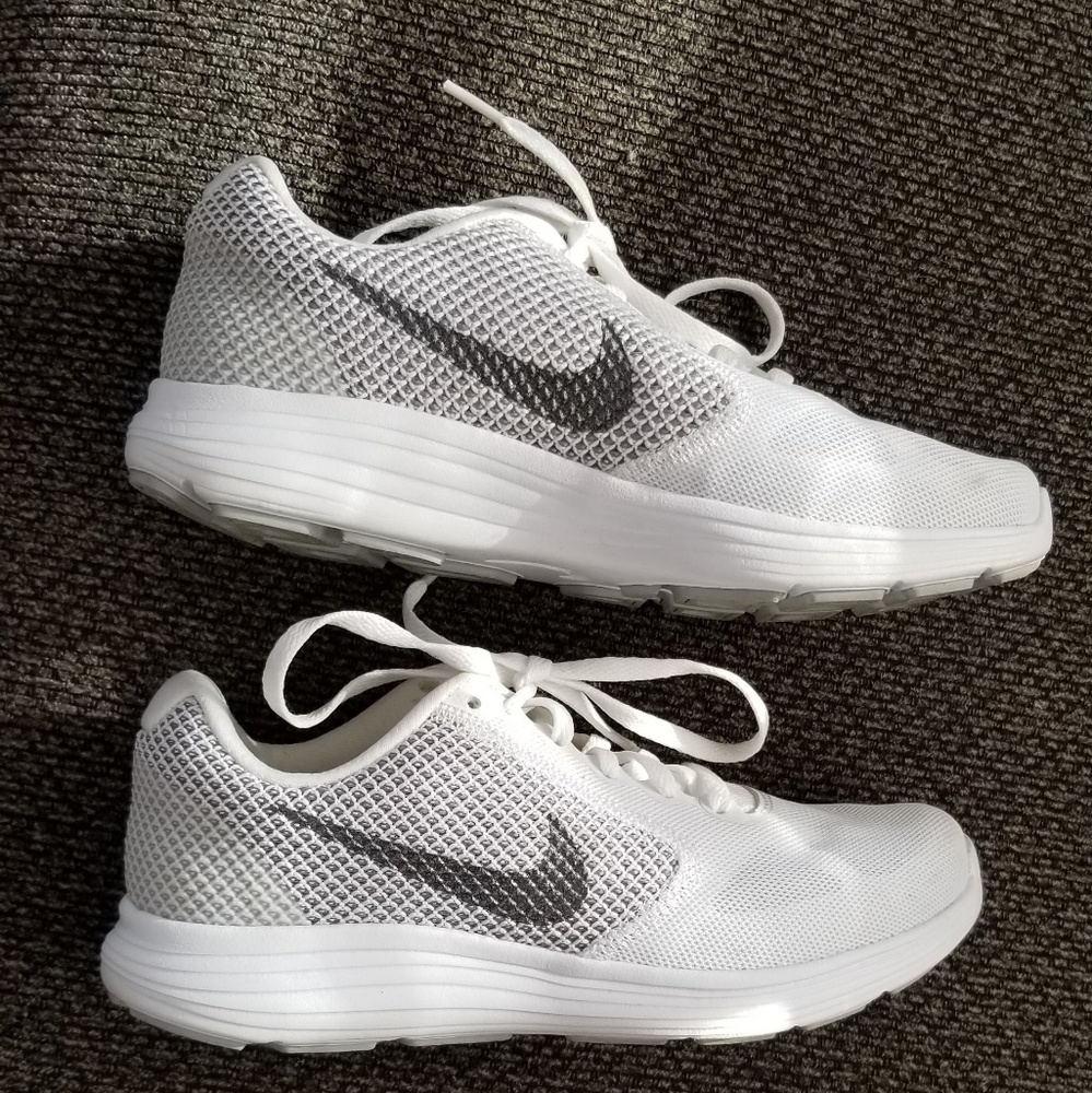 Women's Nike Shoes Size 6